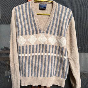 Vintage Pendleton Lambswool v-neck argyle sweater unisex